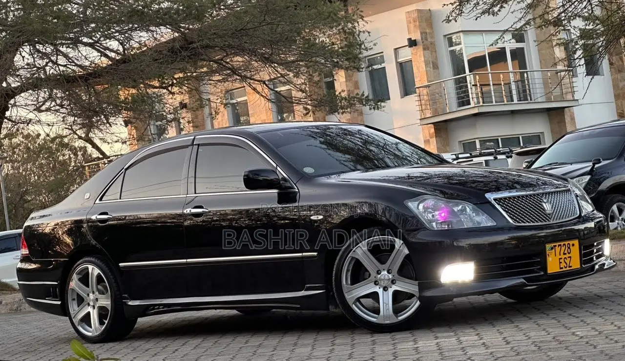 Toyota Crown 2004 Matt Black