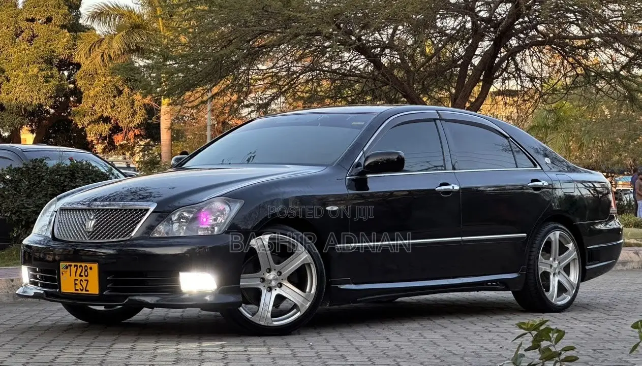 Toyota Crown 2004 Matt Black