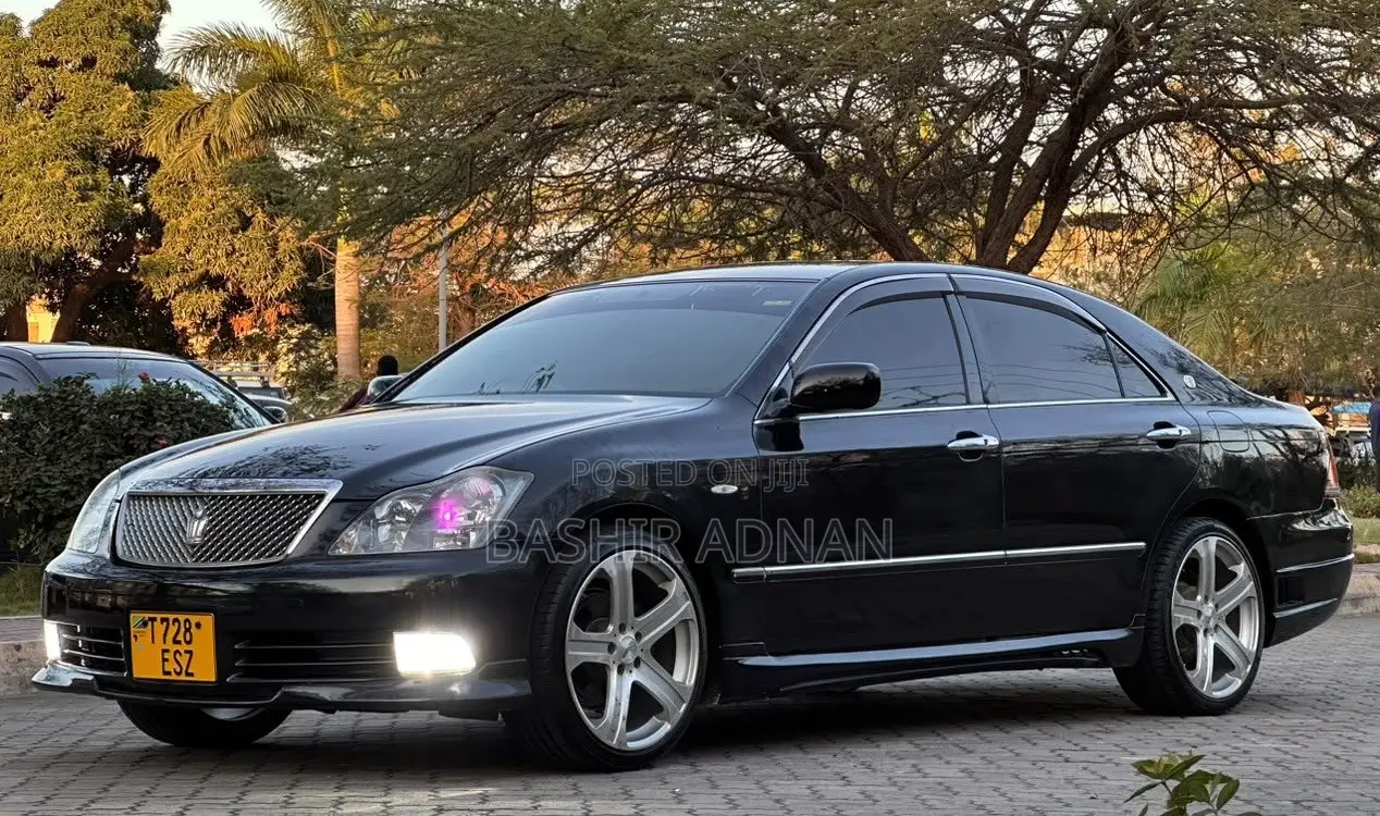 Toyota Crown 2004 Matt Black
