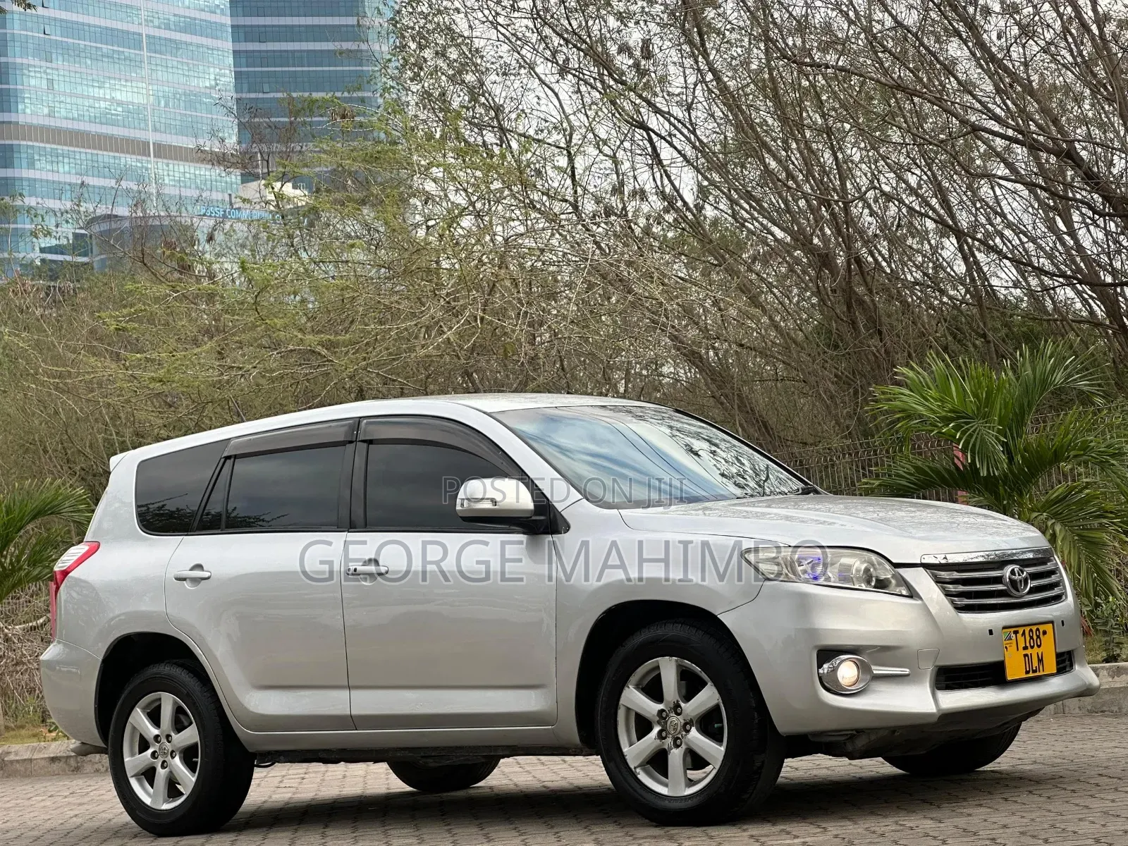 Toyota Vanguard 2010 Silver