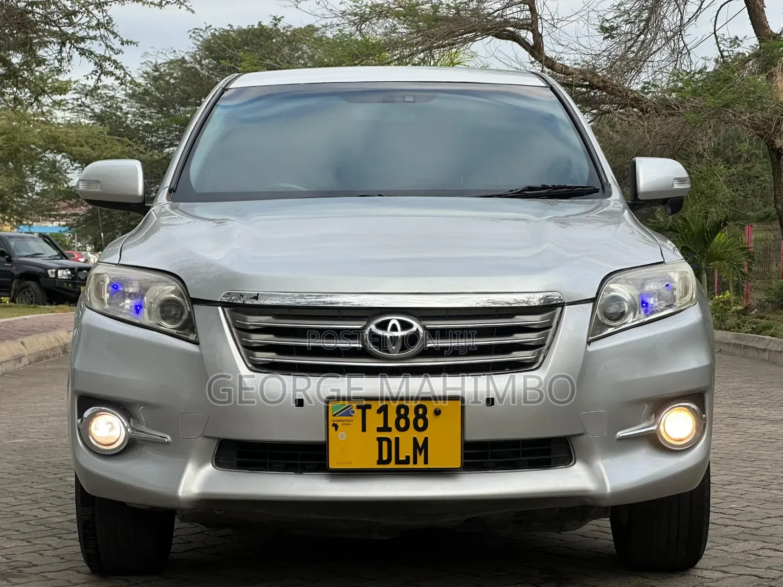 Toyota Vanguard 2010 Silver