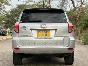 Toyota Vanguard 2010 Silver