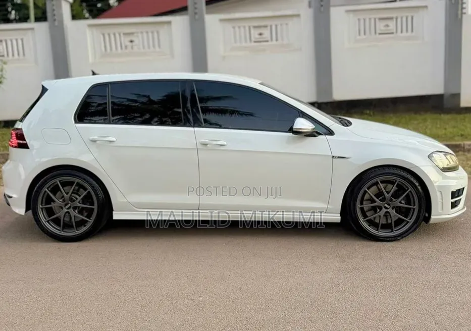 Volkswagen Golf R 4-Door 2016 White