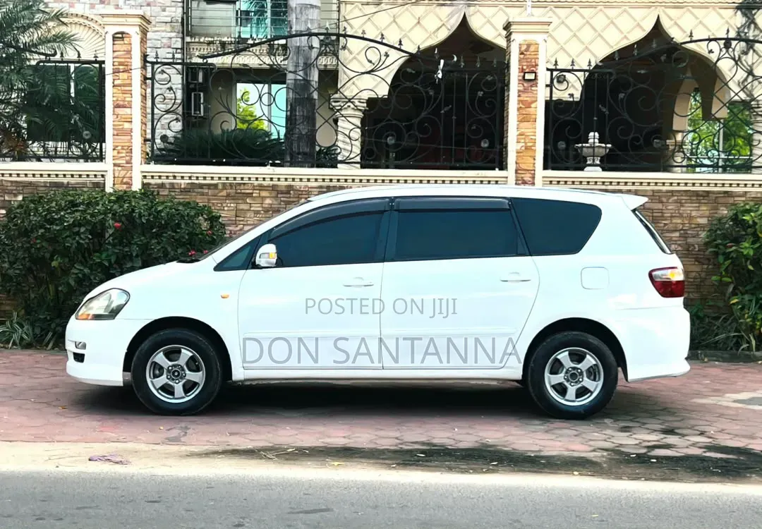 Toyota Ipsum 2007 White