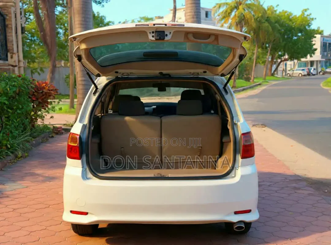 Toyota Ipsum 2007 White