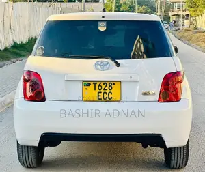 Toyota IST 2004 Pearl
