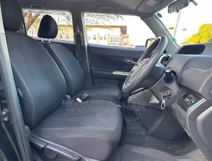 Toyota Corolla Rumion Hatchback 1.5 FWD 2009 Matt Black