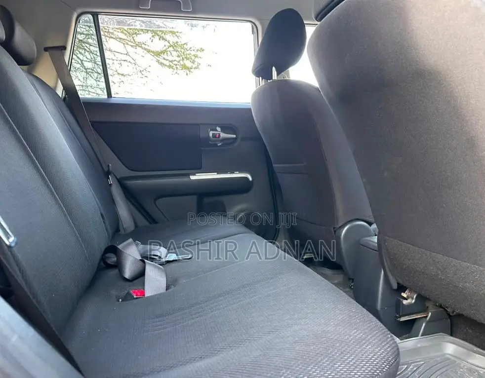 Toyota Corolla Rumion Hatchback 1.5 FWD 2009 Matt Black