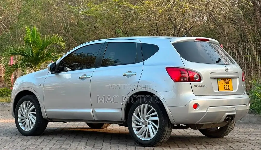 Nissan Dualis 2010 Silver