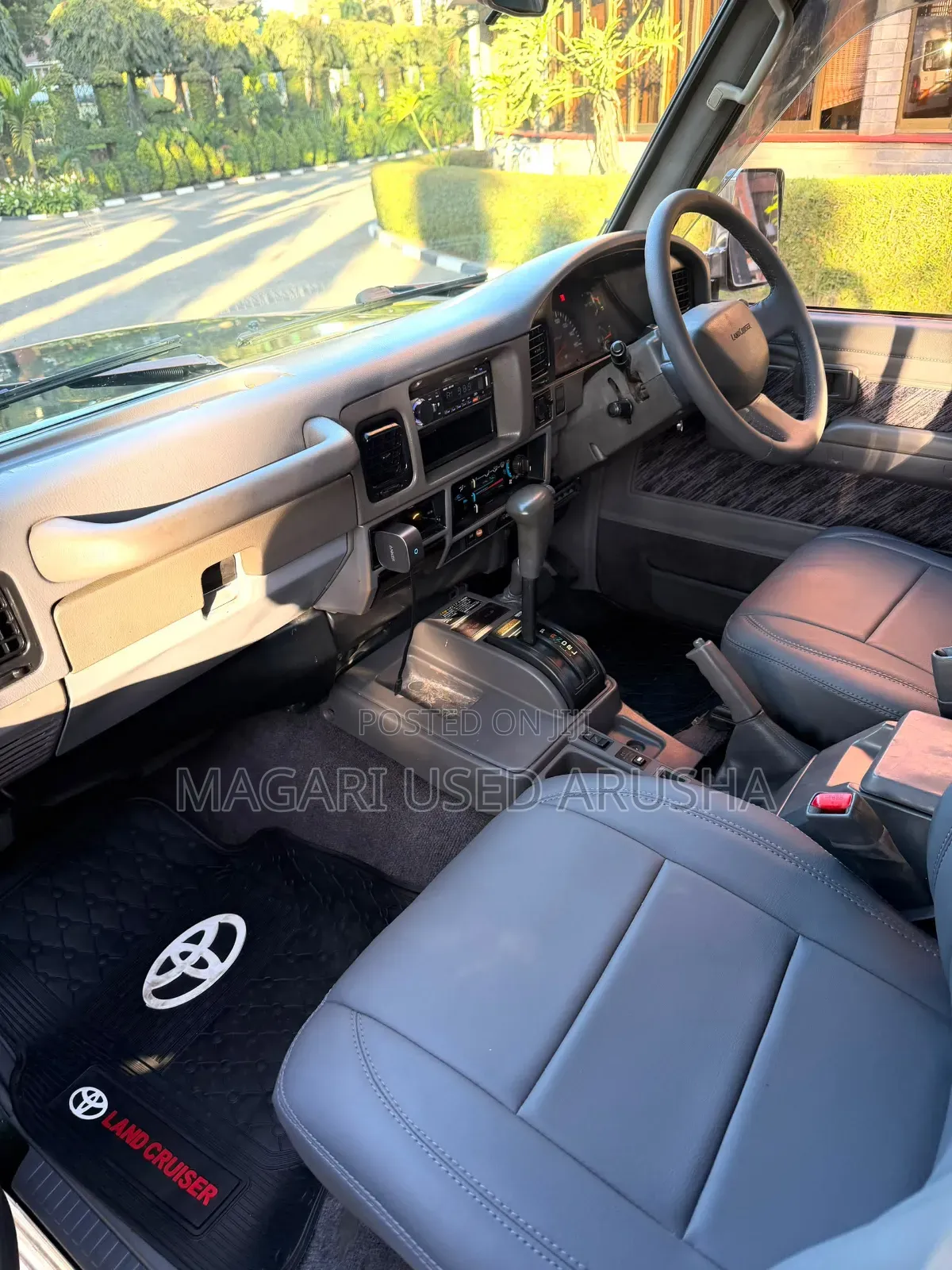 Toyota Land Cruiser Prado 1995 Black
