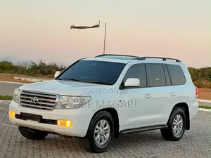 Toyota Land Cruiser 2011 White