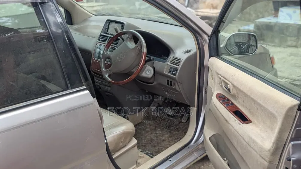 Toyota Gaia 2003 Silver
