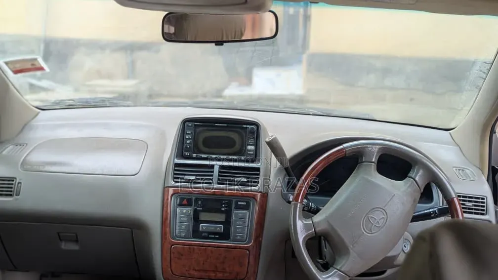 Toyota Gaia 2003 Silver