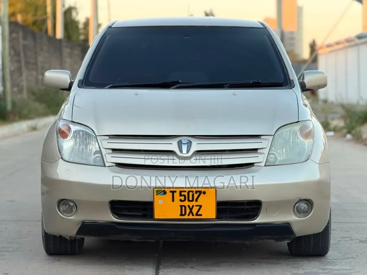 Toyota IST 2004 Gold