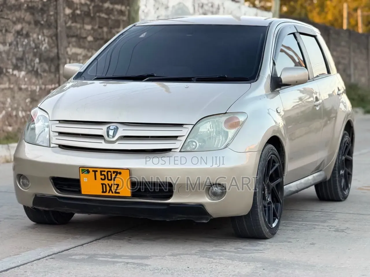 Toyota IST 2004 Gold