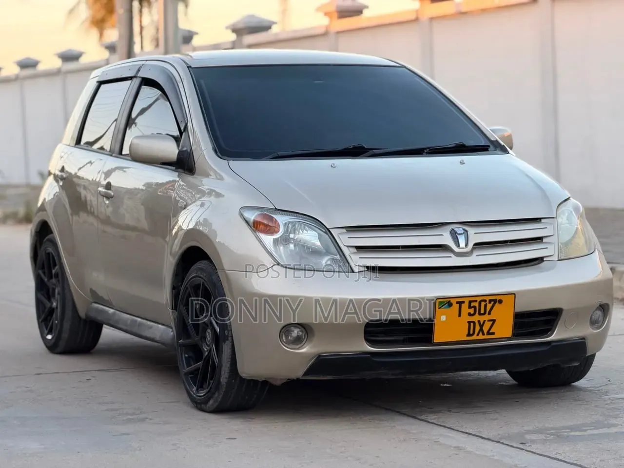 Toyota IST 2004 Gold