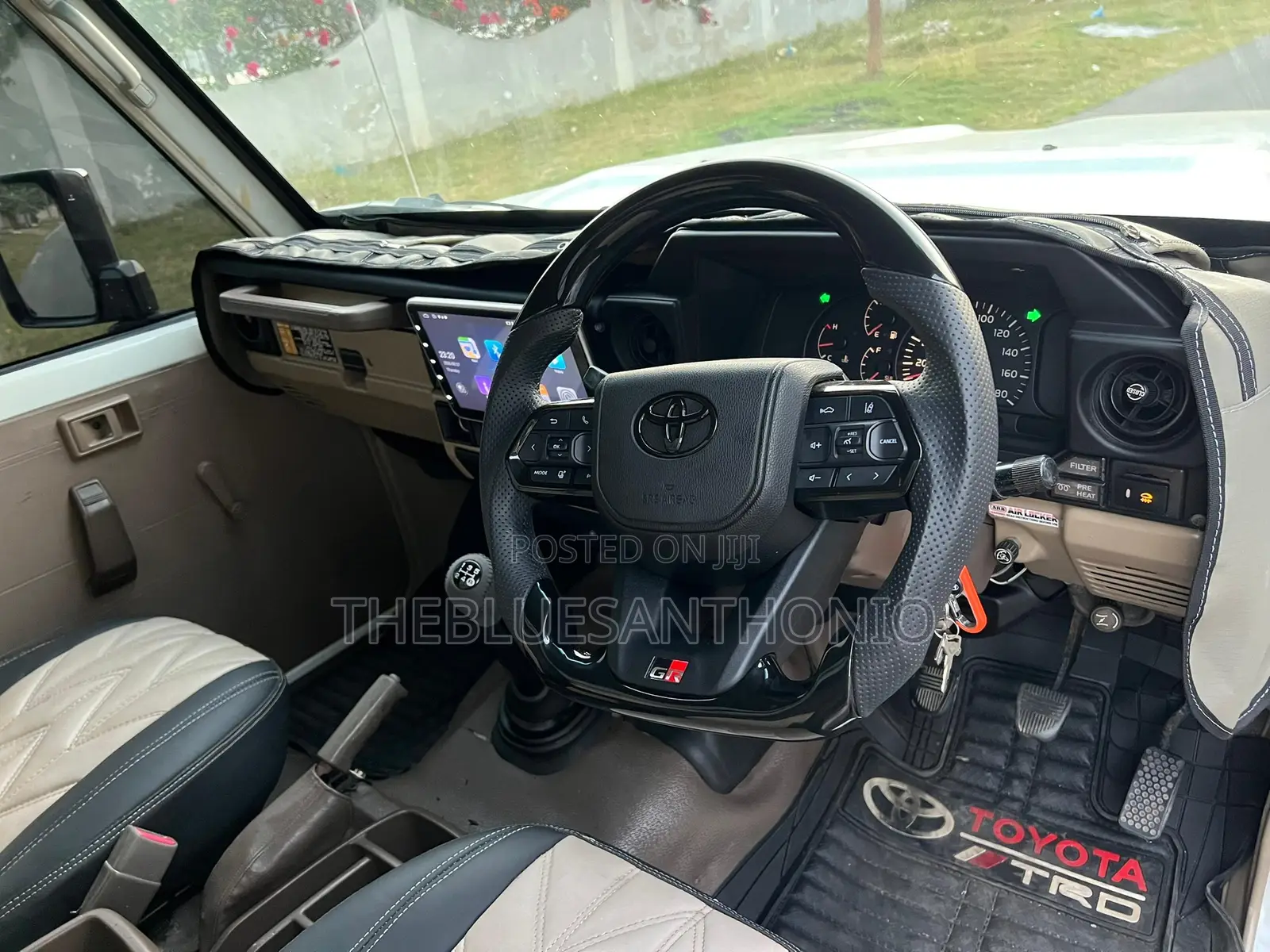 Toyota Land Cruiser 2004 White