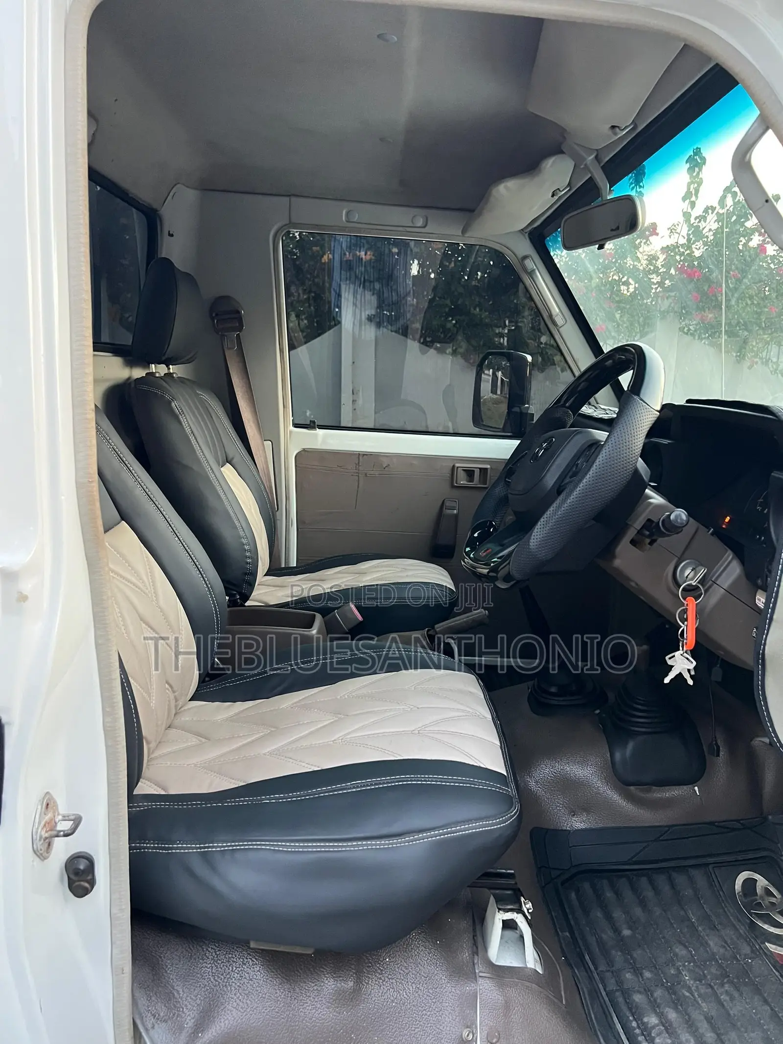 Toyota Land Cruiser 2004 White