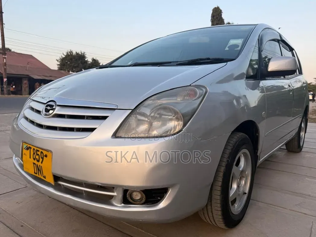Toyota Corolla Spacio 2003 Silver
