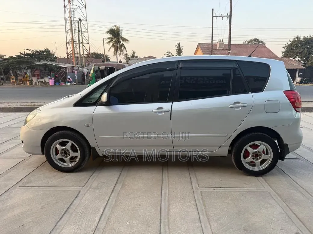 Toyota Corolla Spacio 2003 Silver