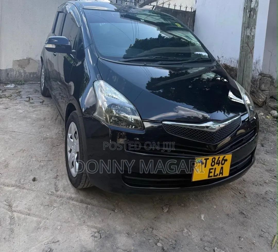 Toyota Ractis 2007 Black