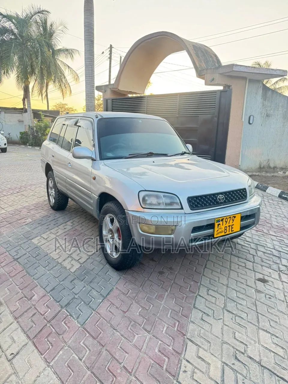 Toyota RAV4 1999 Silver