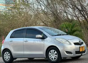 Toyota Vitz 2007 Silver