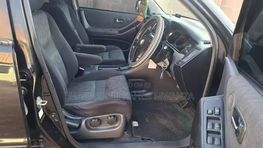 Toyota Kluger 2005 Black