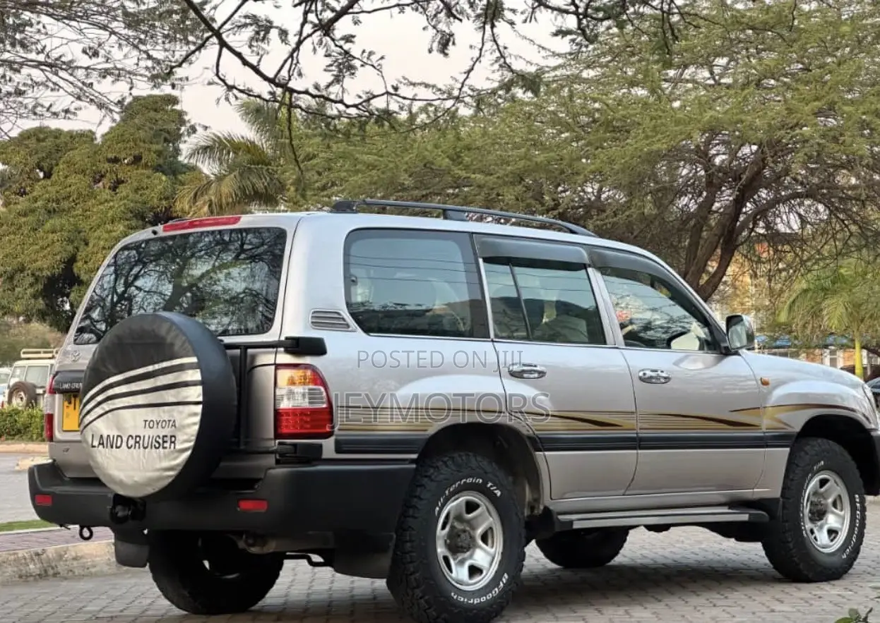 Toyota Land Cruiser 2007 Silver