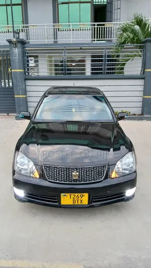 Toyota Crown Royale 2005 Black