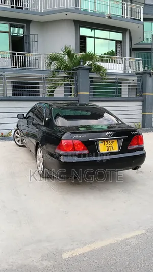 Toyota Crown Royale 2005 Black