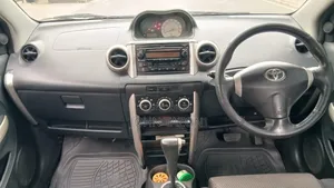 Toyota IST 2003 Silver