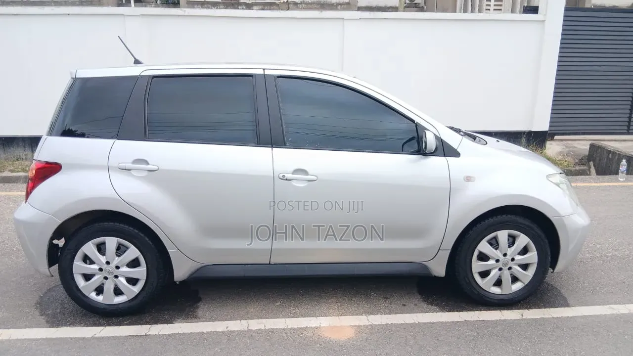 Toyota IST 2003 Silver