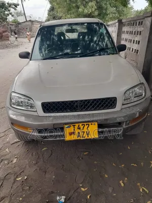 Toyota RAV4 1999 Off white