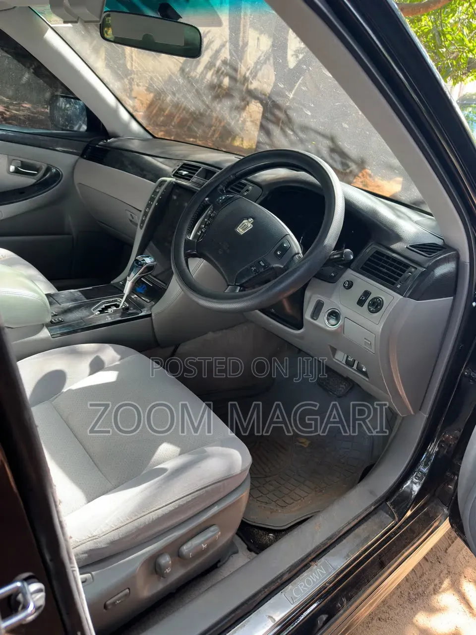 Toyota Crown Royale 2005 Black