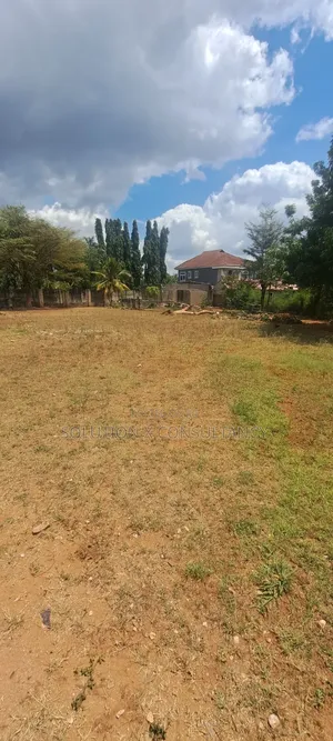 Kiwanja Kinapangishwa Salasala Nyuma Ya Kunduchi Mall