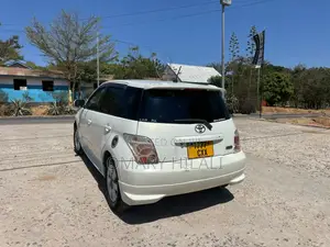 Toyota IST 2004 White