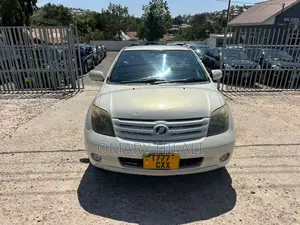 Toyota IST 2004 White