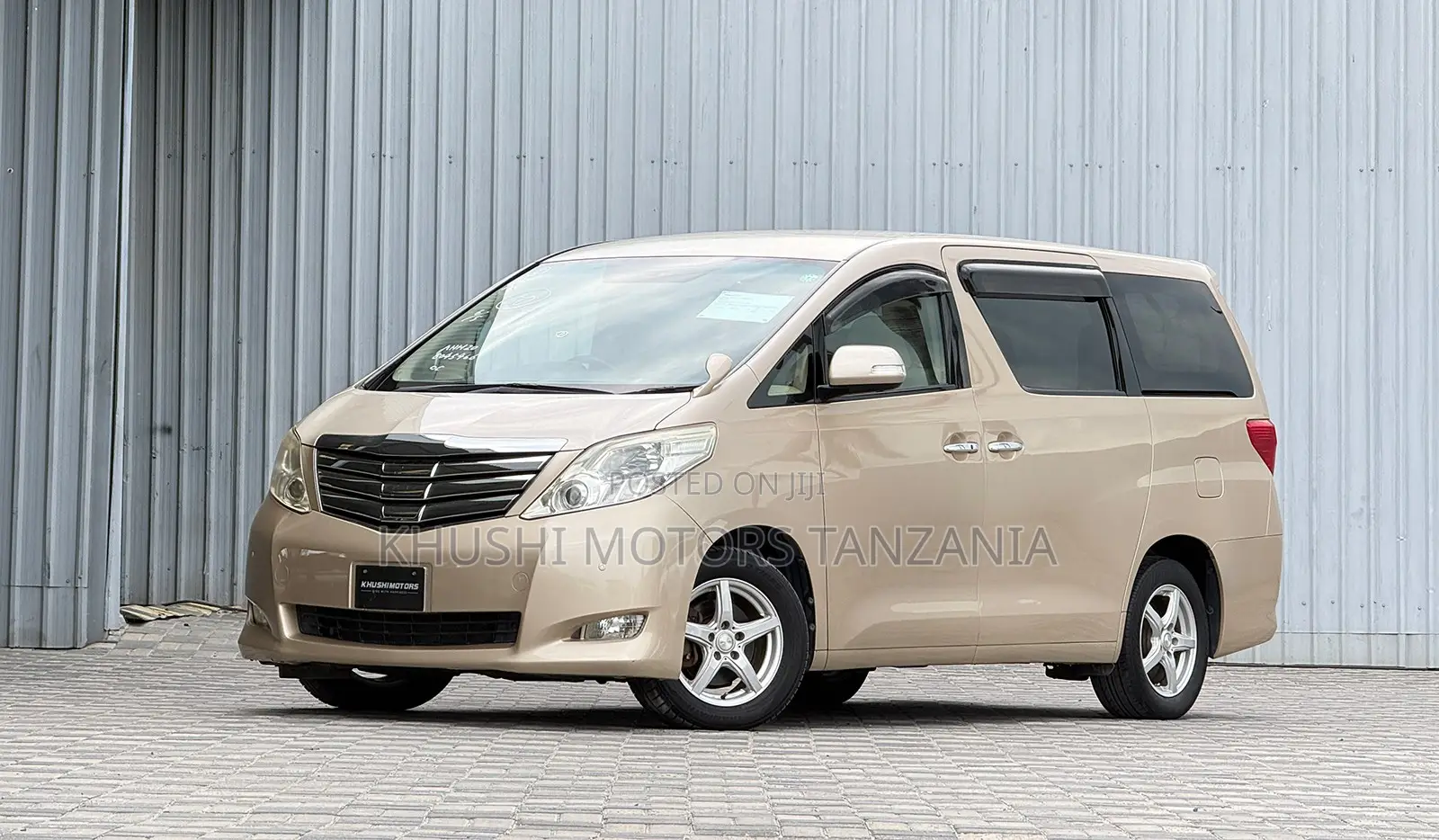Toyota Alphard 2009 Gold