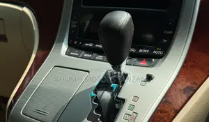 Toyota Alphard 2009 Gold
