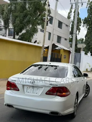 Toyota Crown 2009 White