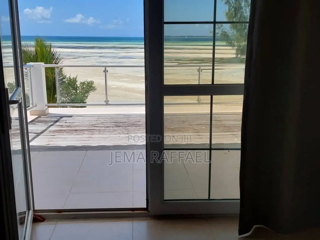 Zanzibar Beach Plot