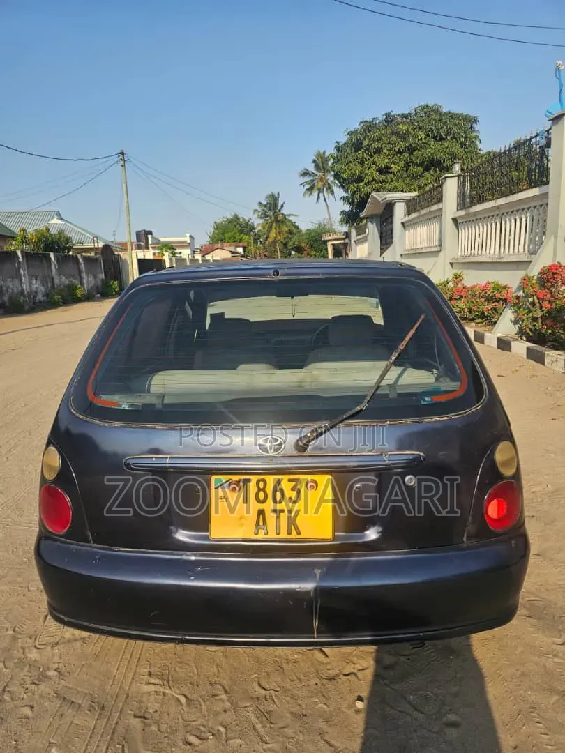 Toyota Starlet 2000 Blue