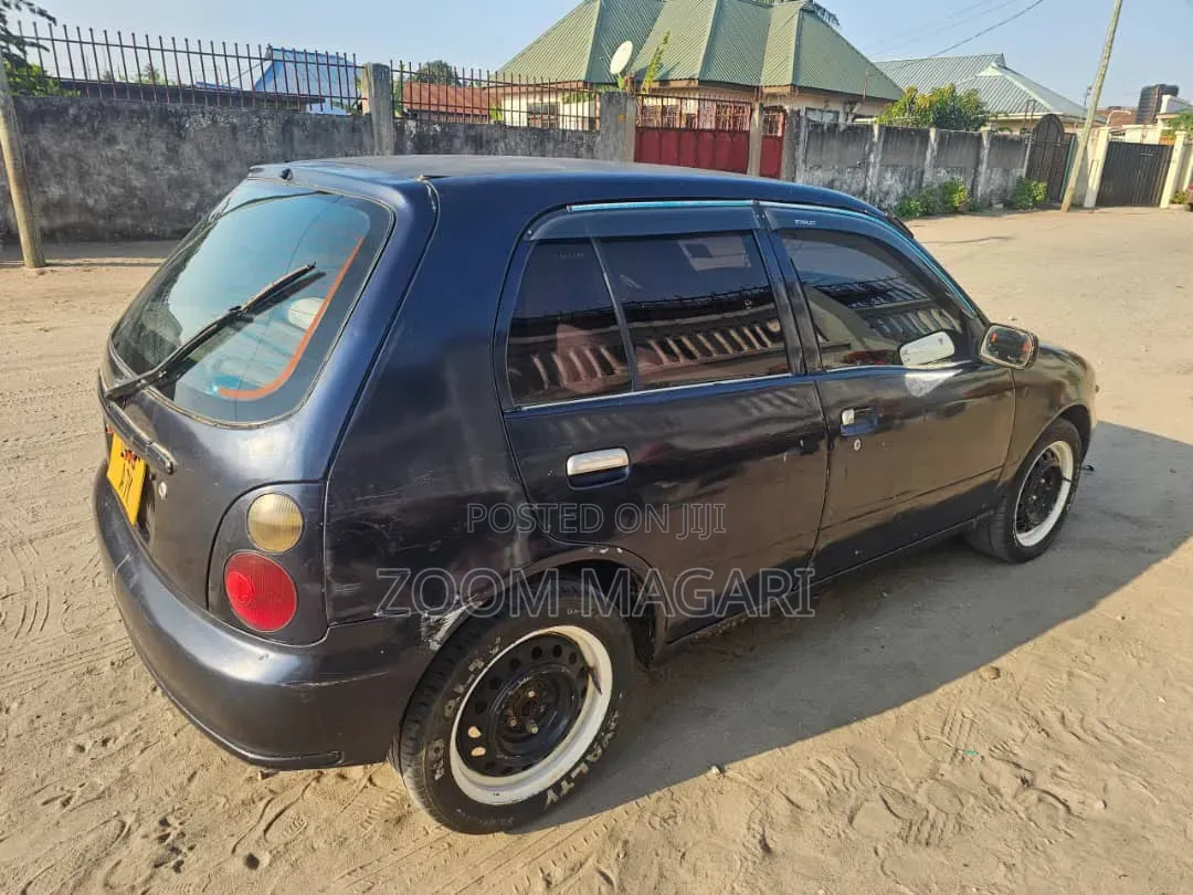 Toyota Starlet 2000 Blue