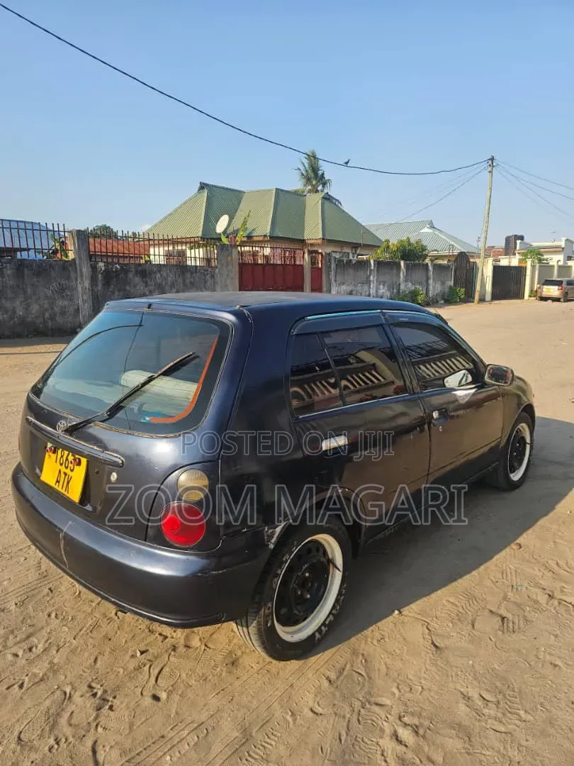 Toyota Starlet 2000 Blue