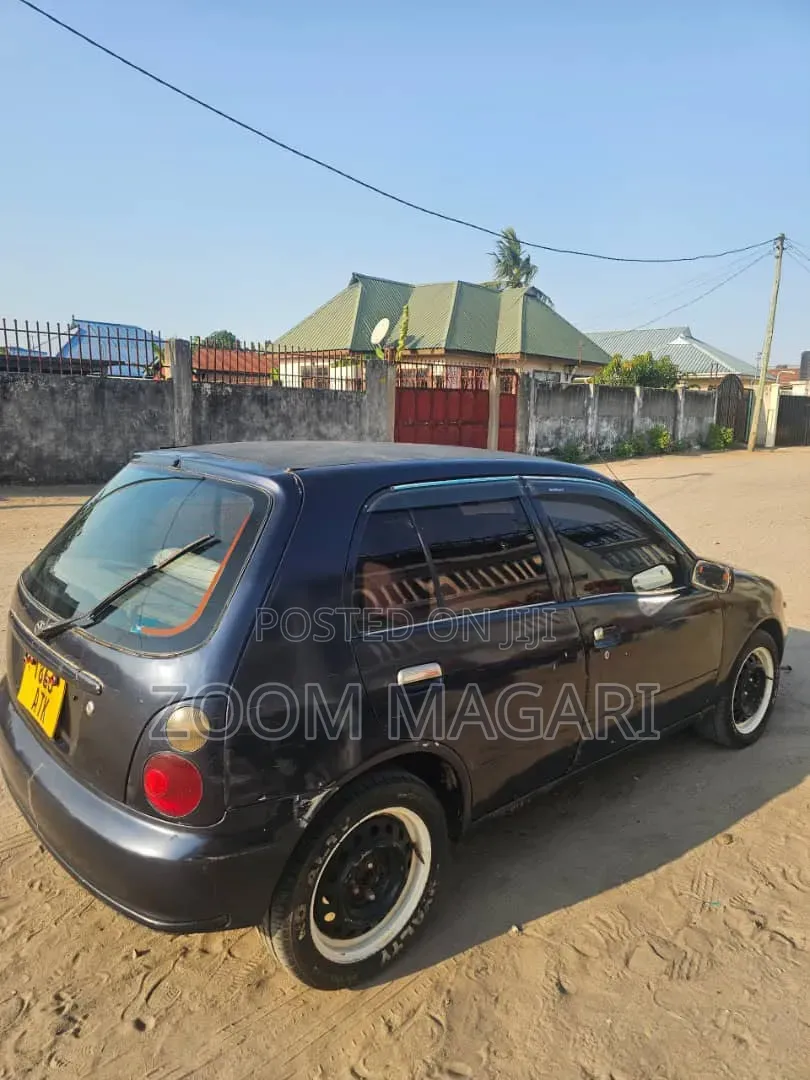 Toyota Starlet 2000 Blue
