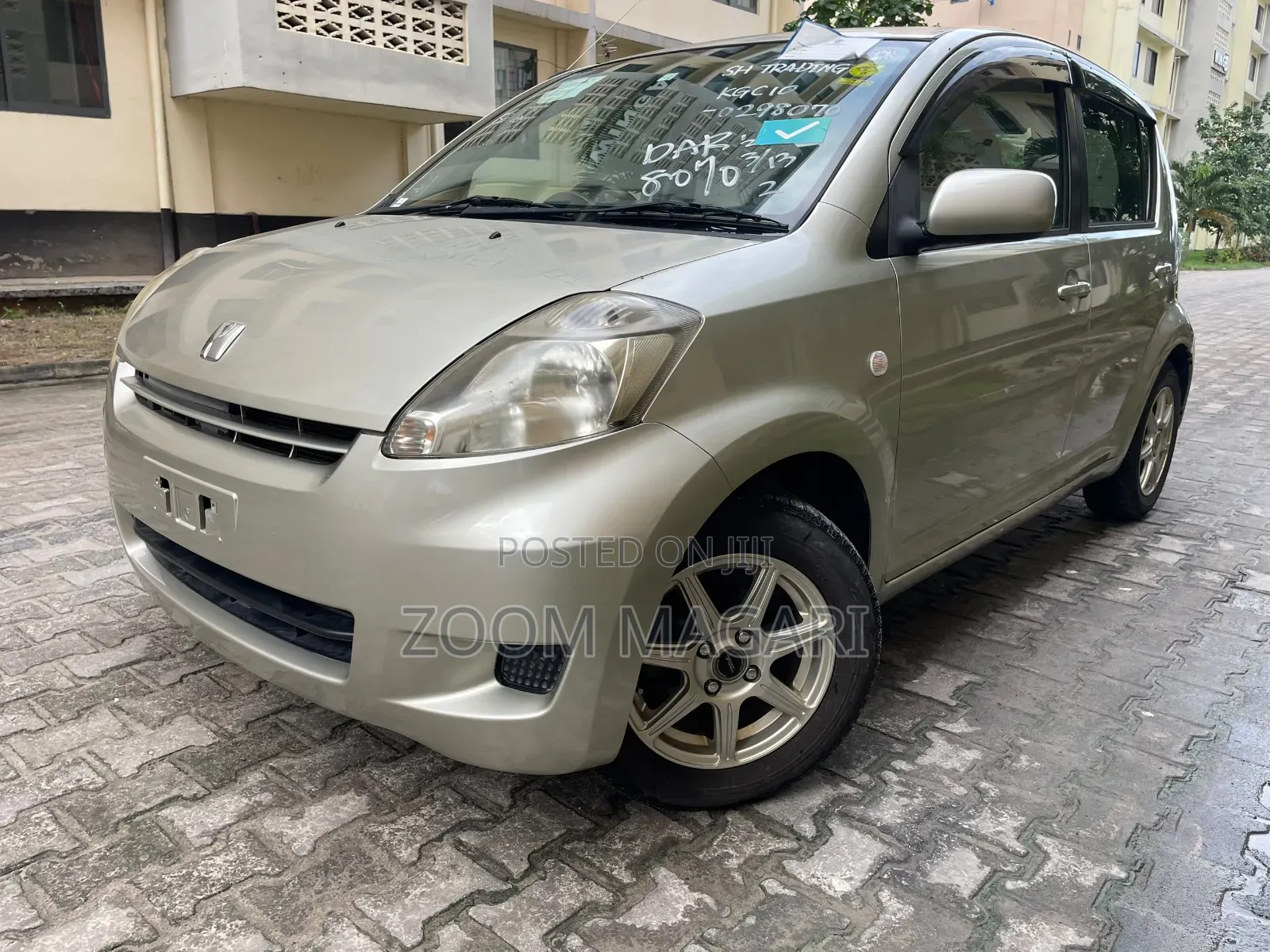 Toyota Passo 2004 Beige