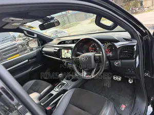 Toyota Hilux 2021 Black