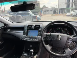 Toyota Crown 2009 White