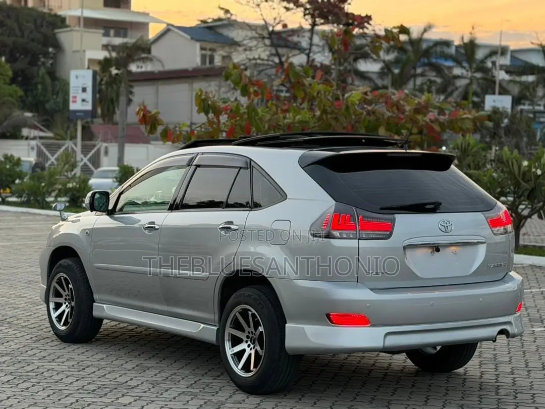 Toyota Harrier 2011 Silver